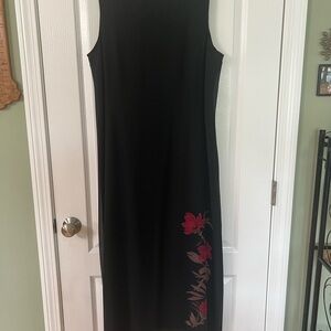Elegant Black Sleeveless Dress, Floral Accents, 14-16